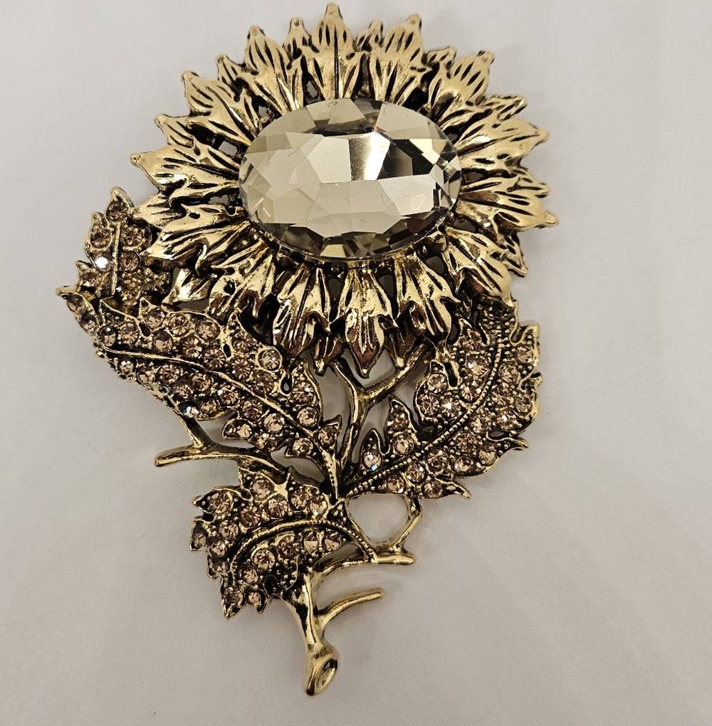 Sunflower Flower Brooch Pin Rhinestones Glass Crystals Golden Gold Tone Flower